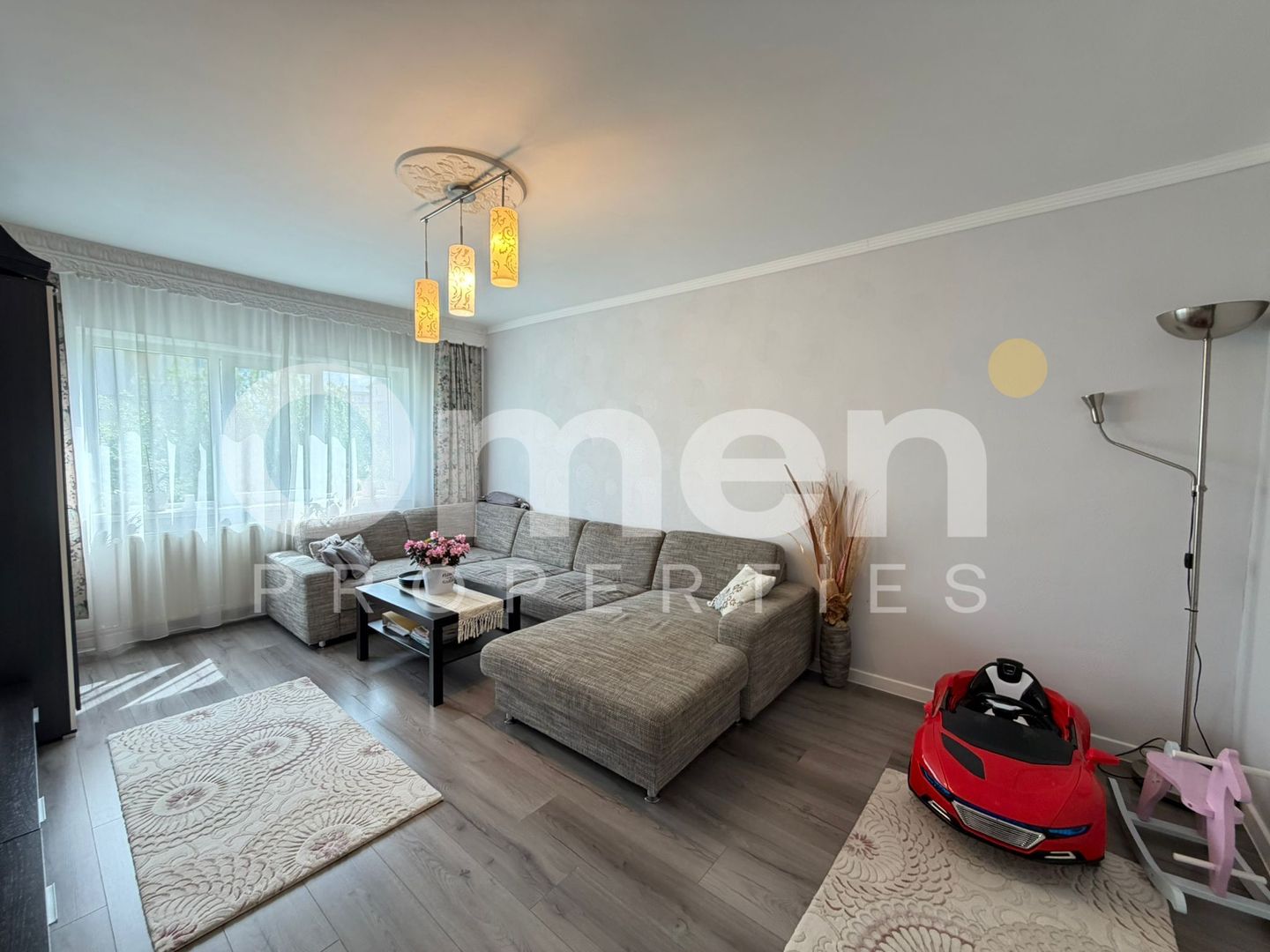 Apartament cu 3 camere decomandat, etaj intermediar,  zona Lidl Hotvon - Poză 2
