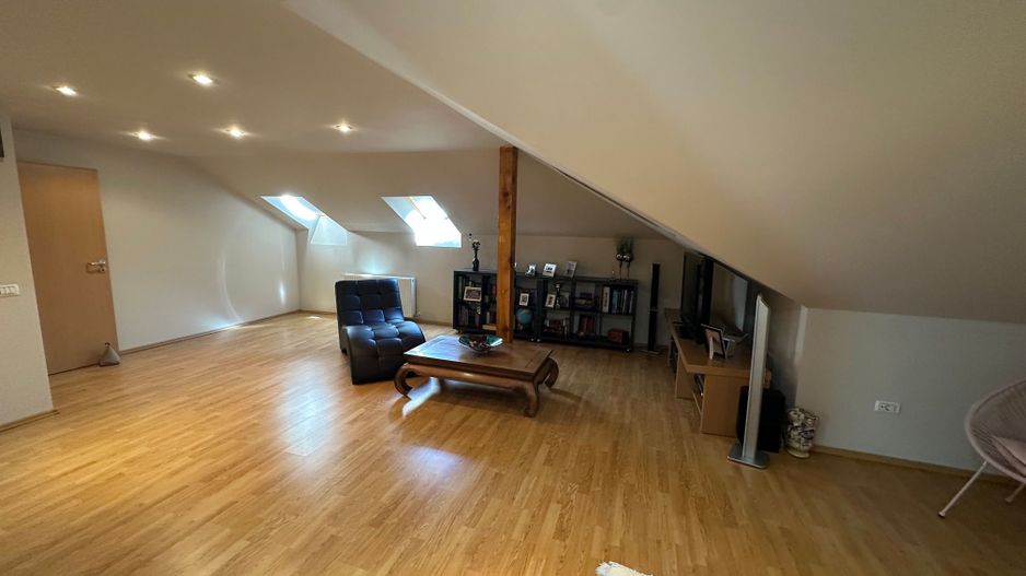 Casa Parter + Mansarda în Braytim - Poză 28