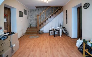 Casa individuala Sacele, 250 mp + 40 mp garaj + 556 mp curte - Poză 12