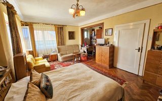 Casa situata in imediata apropiere a Cetatii - Poză 11