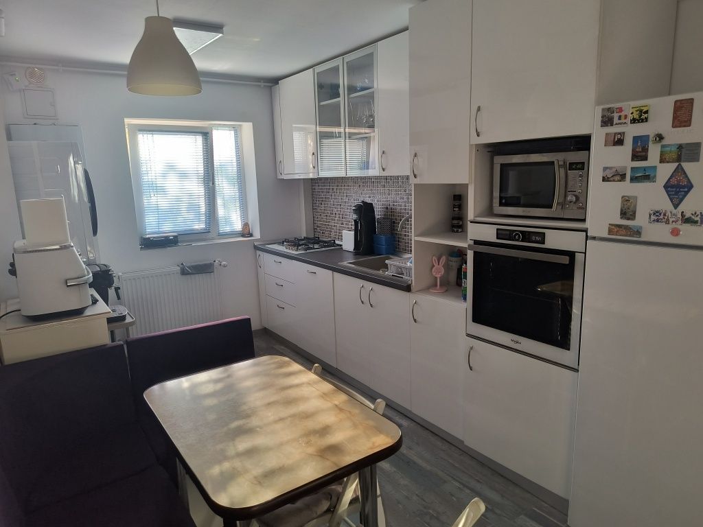 Vanzare apartament 3 camere decom., renovat complet,  centrală – Drumul Taberei - Poză 1