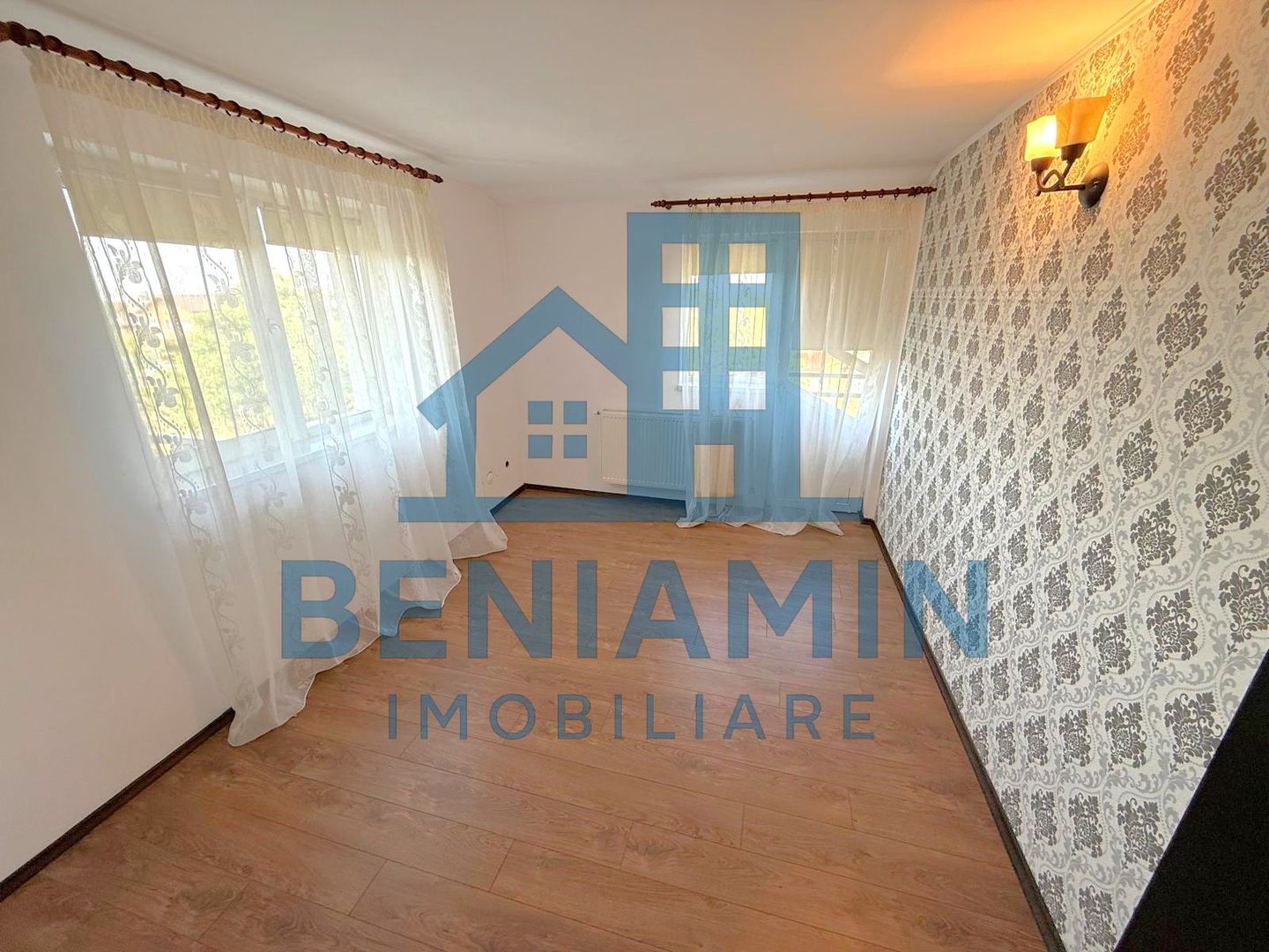 Casa P+1 - 703mp teren - 176mp casa - panouri solare - Consul - Poză 7