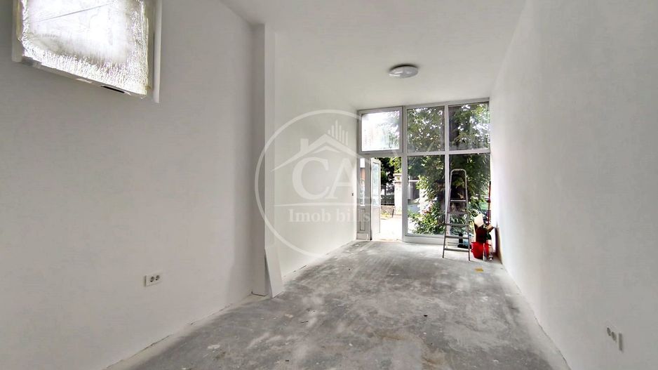 Spațiu comercial de vânzare in zona Rogerius, Oradea - Poză 1