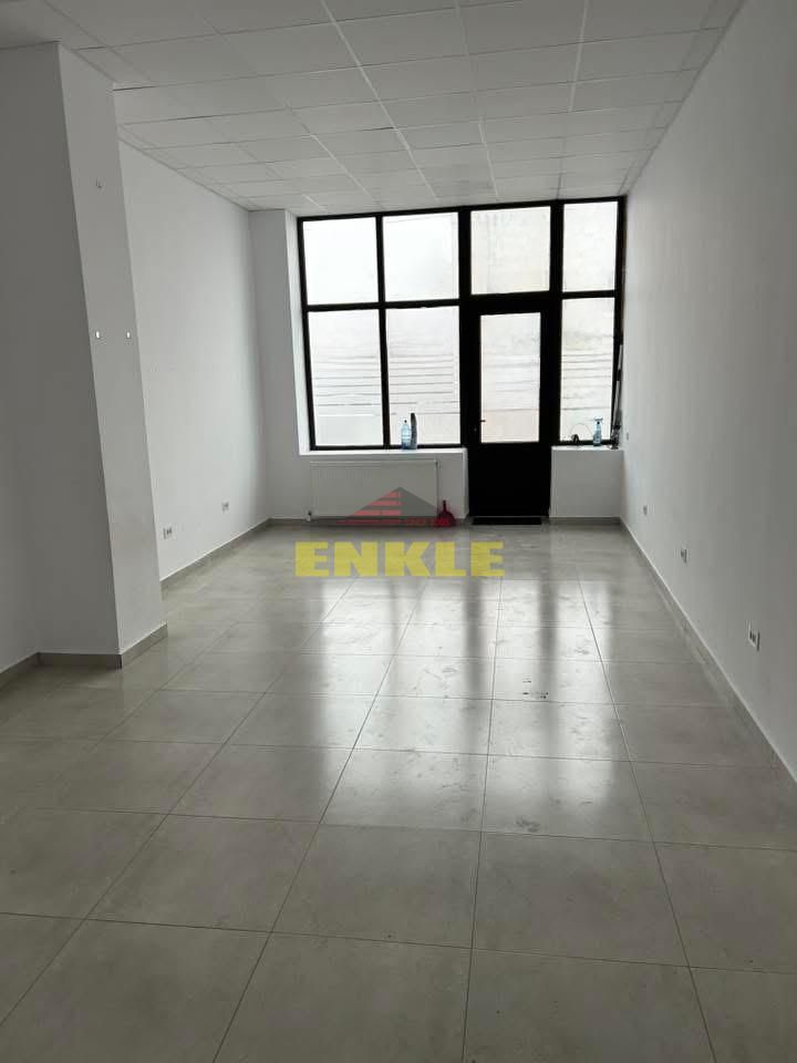 De inchiriat Spatiu Comercial, zona Luceafarul - Poză 1