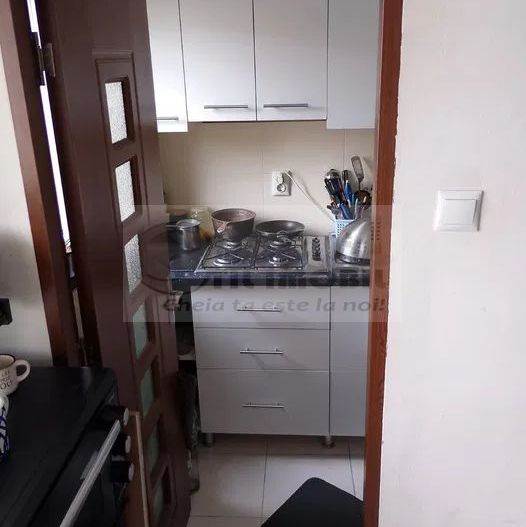 Garsonieră Păcurari – etaj 3, lift , renovată complet 55.000 € - Poză 3