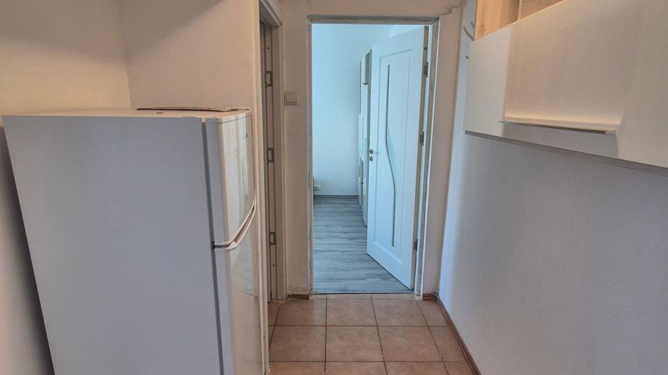 Închiriez apartament 1 camera etajul.1 - Poză 8