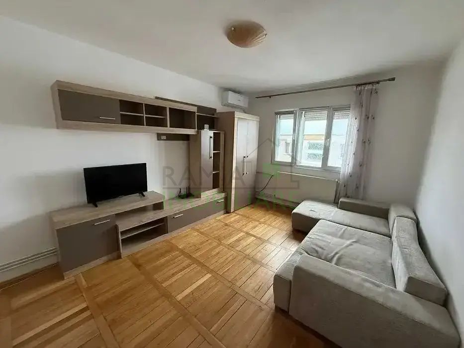 Garsonieră decomandată, renovată, cu chiriaș – Tractorul - Poză 1
