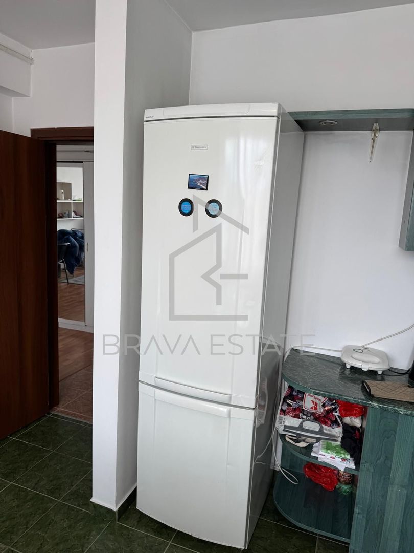 Apartament o cameră, 46mp, balcon, zona Farmec - Poză 2