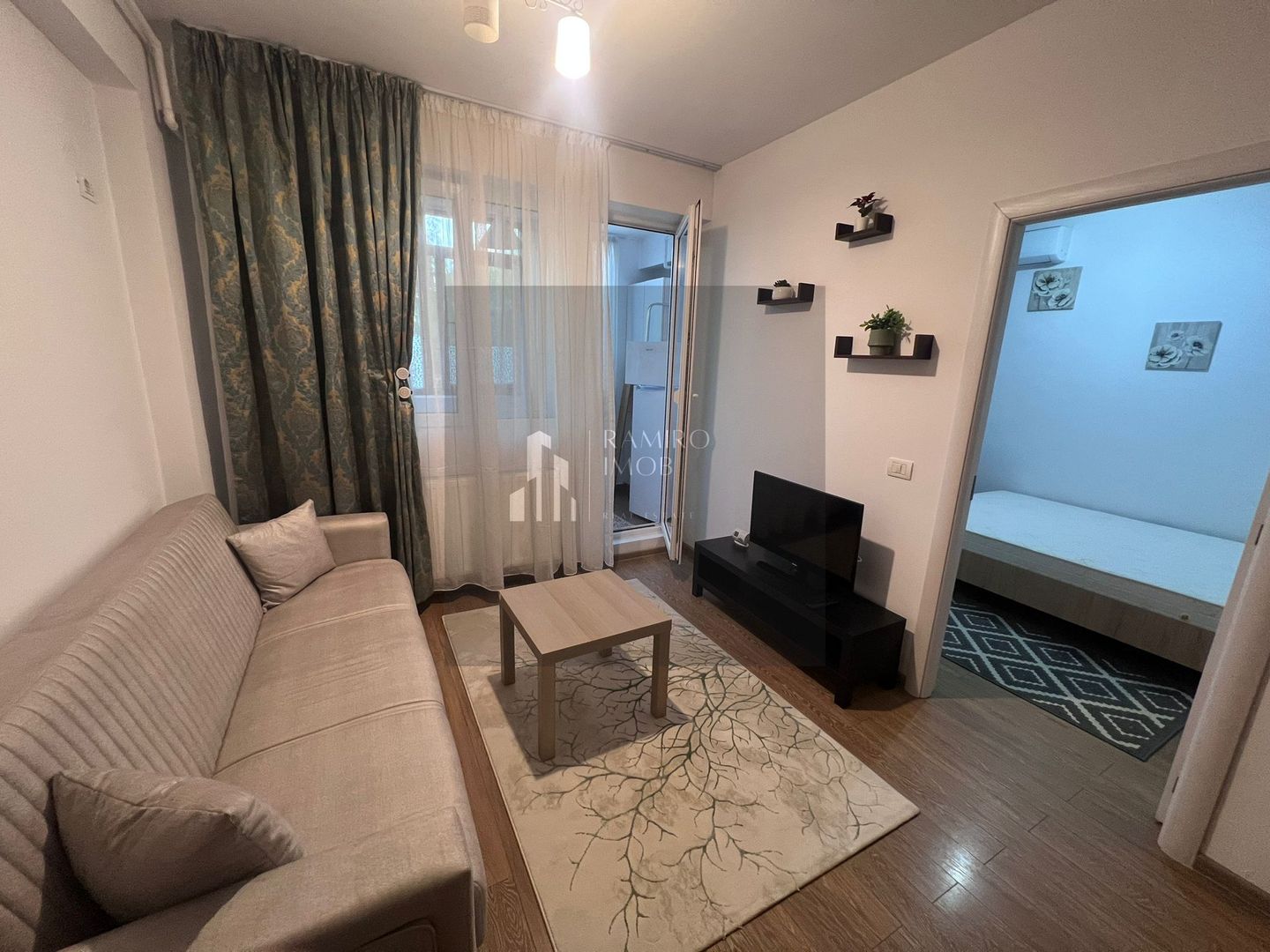Garsoniera studio Militari Residence - Poză 1