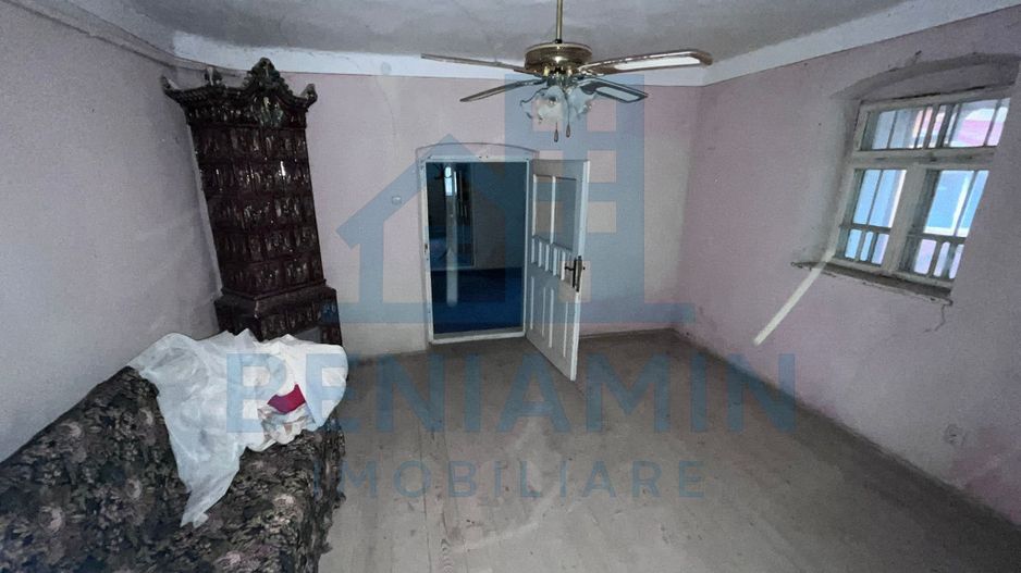 Casă cu personalitate și teren generos in Livezi, comuna Podari - Poză 6