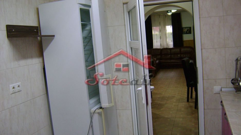 Pensiune de vanzare P+E Busteni - central - Poză 42