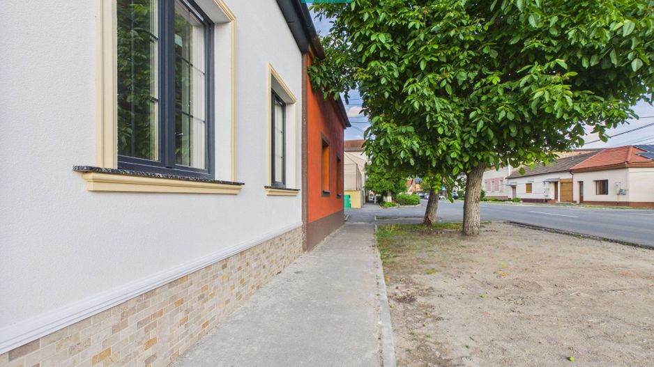 Apartament la casă în Pârneava - Poză 3