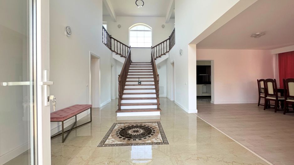 Vânzare casă 5 camere nouă elegantă și spațioasă în Hărman - Poză 37