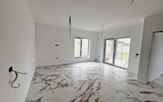 Duplex spatios cu 5 camere | Mosnita Noua - Poză 1