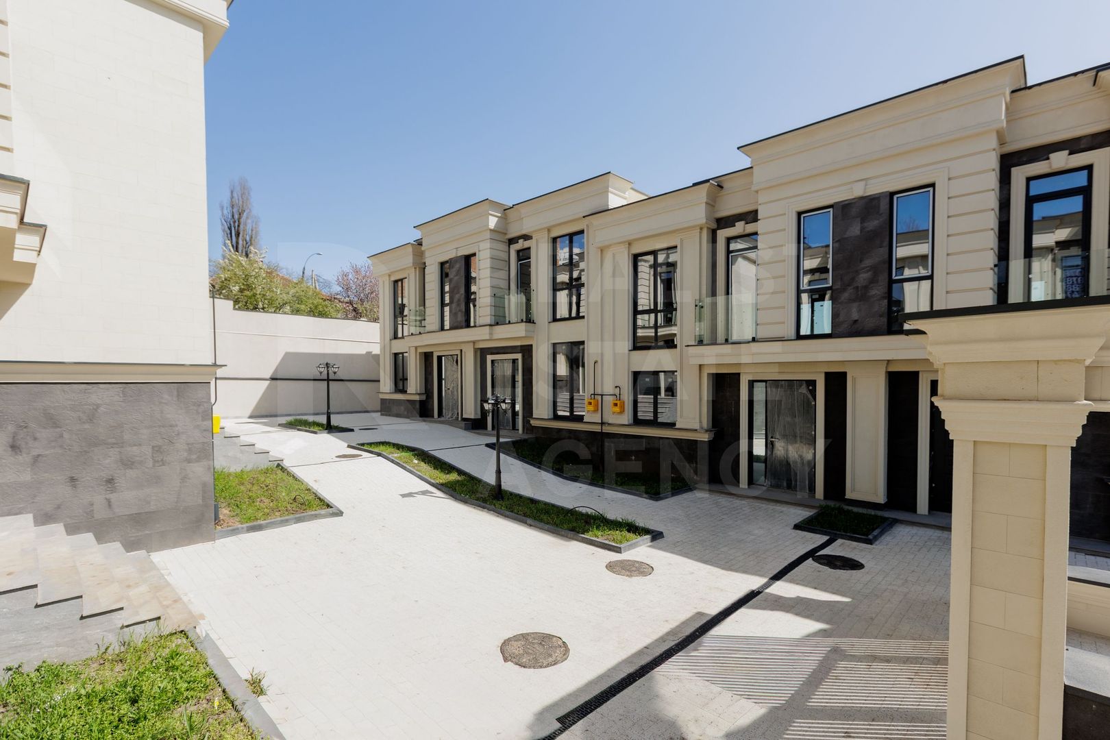 Vânzare, townhouse, 2 nivele, 3 camere, strada Maciesilor, Telecentru - Poză 1