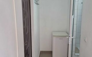 # Apartament cu 1 camera zona Podul de Fier - Poză 4