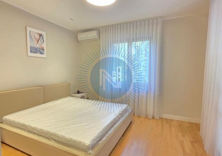 Apartament cu 3 camere in vila Capitale - Poză 8