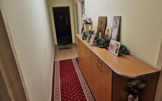 Vând apartament cu 4 camere - Poză 2