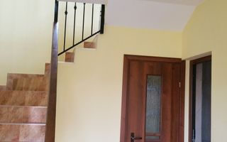 Casa de închiriat cu hală și curte generoasă – ideală pentru sediu fir - Poză 5