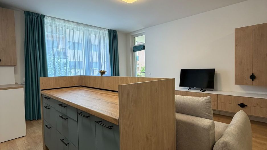 Apartament 3 camere, 2 bai, balcon, etaj intermediar, parcare - Poză 3