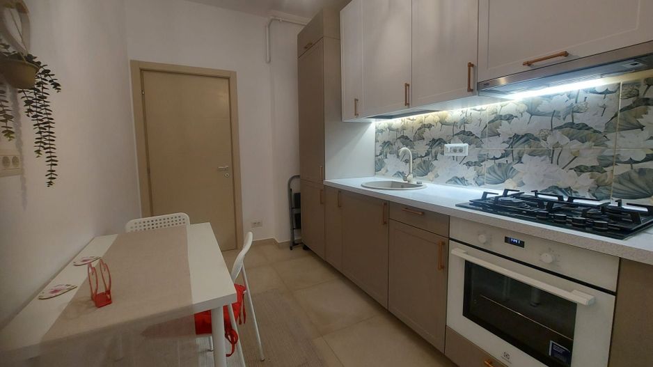 GARSONIERA- DECO RESIDENCE, PARCARE INCLUSA, CENTRALA, METROU 4 MIN - Poză 4