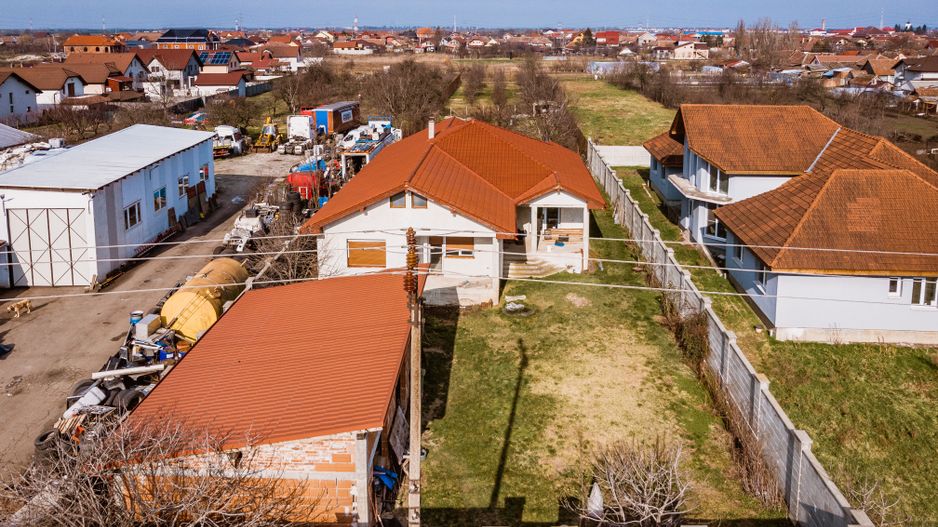 Casă la sol cu teren de 3.451mp în Gai - Poză 9