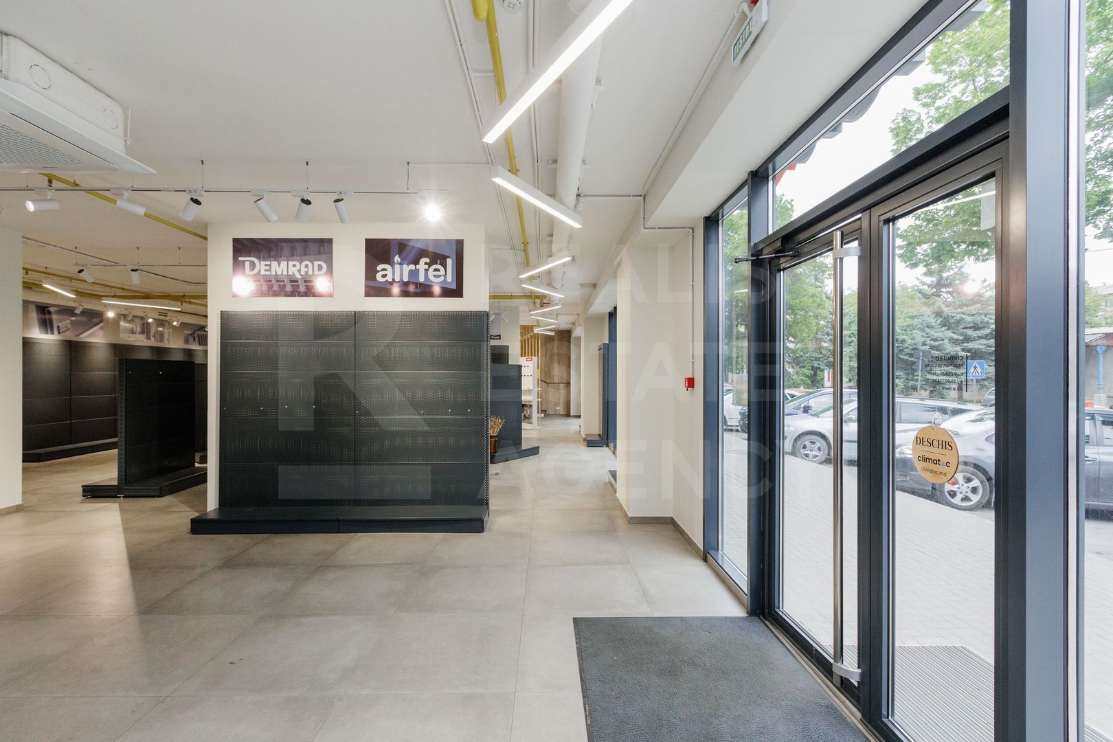 Chirie, spațiu comercial, amplasat în Ungheni, str. Mihai Eminescu - Poză 50