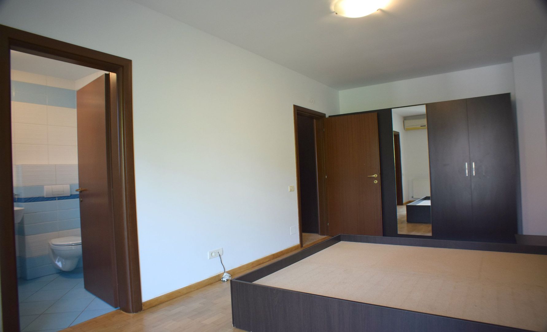 Apartament modern- 3 camere 90 mp  + 2 locuri de parcare - comision 0 - Poză 5