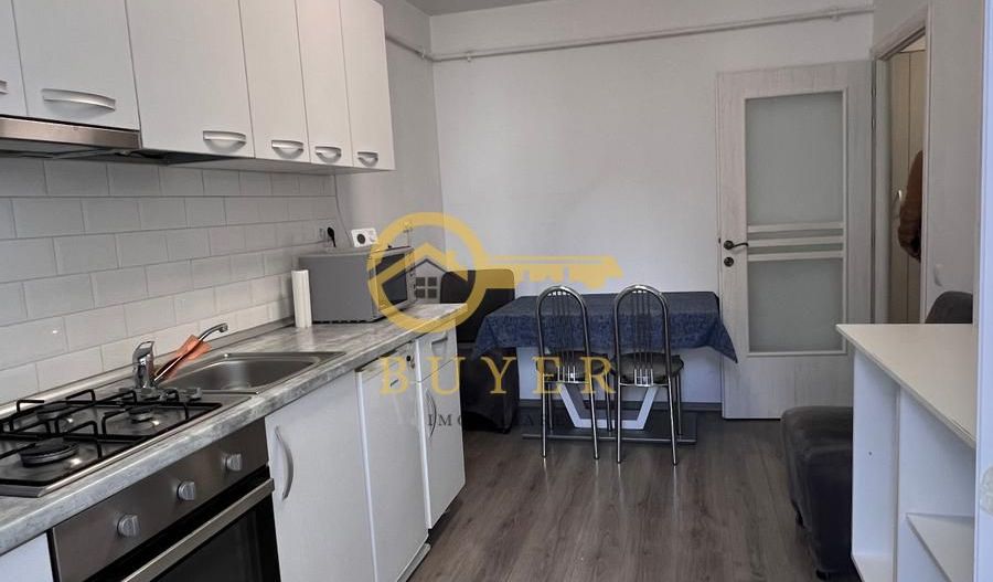 Garsoniera pe Pictor Brana, Selimbar- Etaj 1, loc de parcare privat - Poză 2