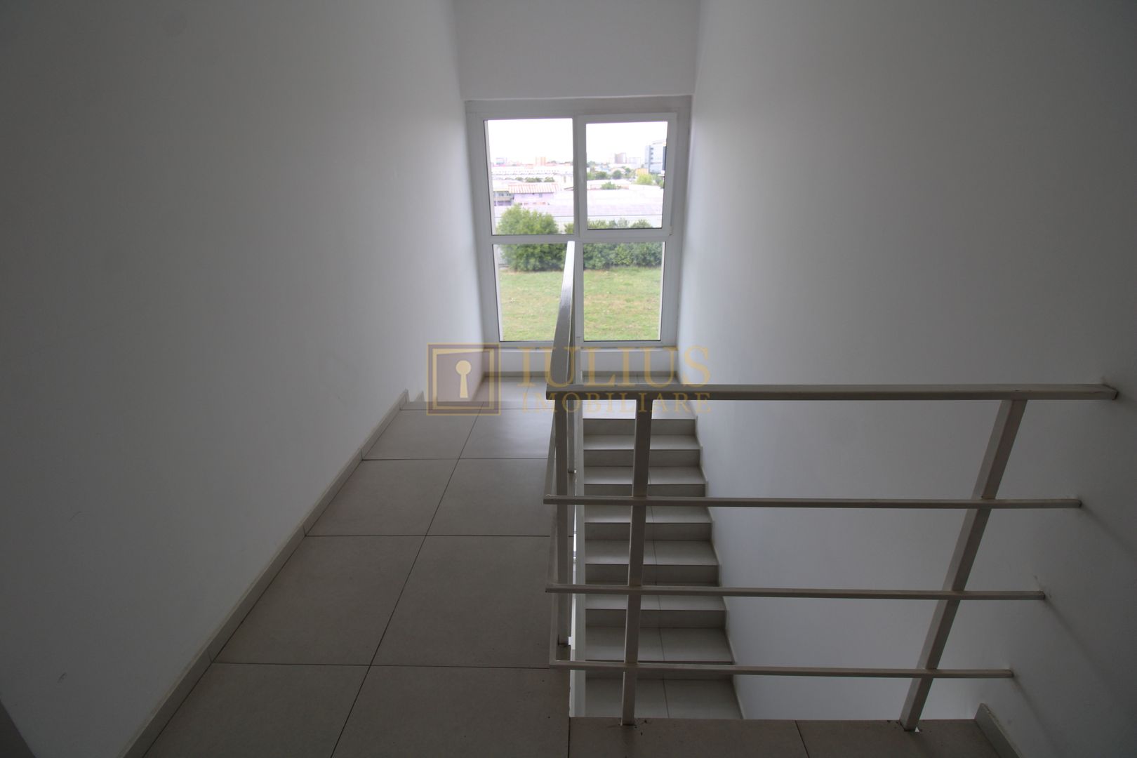 Buziasului, 3 camere + 2 bai, centrala proprie - Poză 19