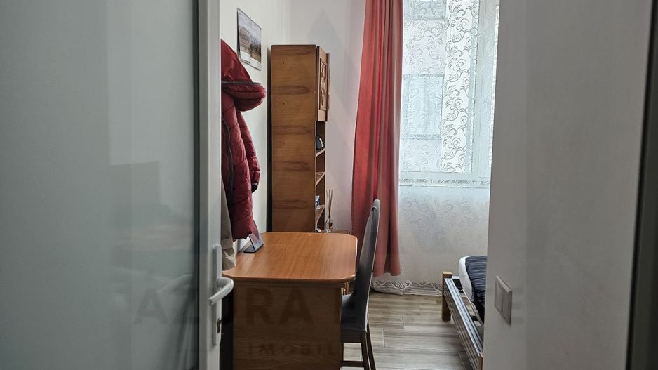 Apartament 3 camere 54 mp utili balcon si parcare privata Selimbar - Poză 3