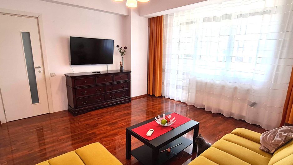 🏡 Închiriez Apartament cu 2 camere, 64 mp, centrală proprie, 1 Decembrie 1918 - Poză 1