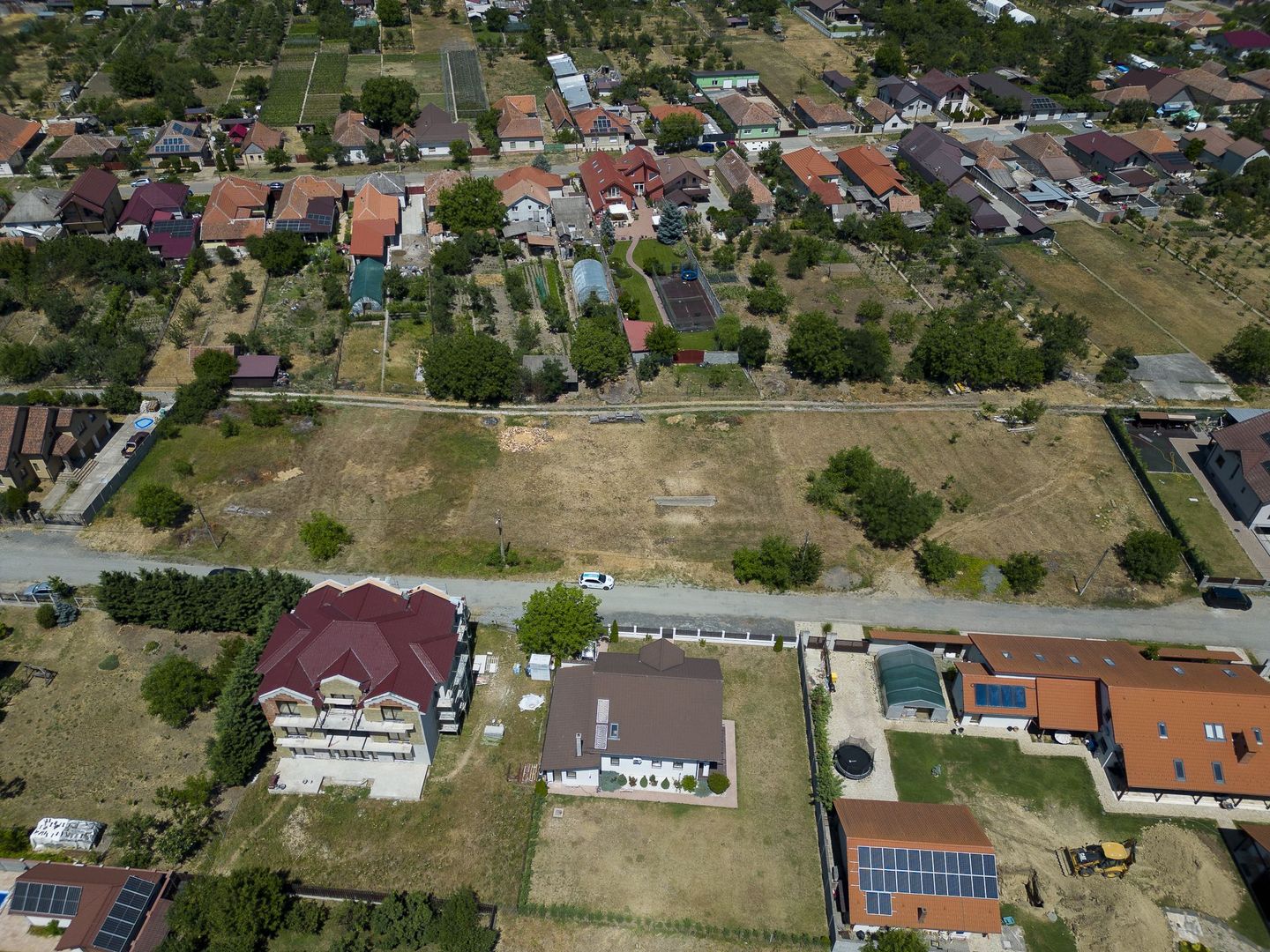 Loc de casă în Sânleani 414 mp - Poză 2