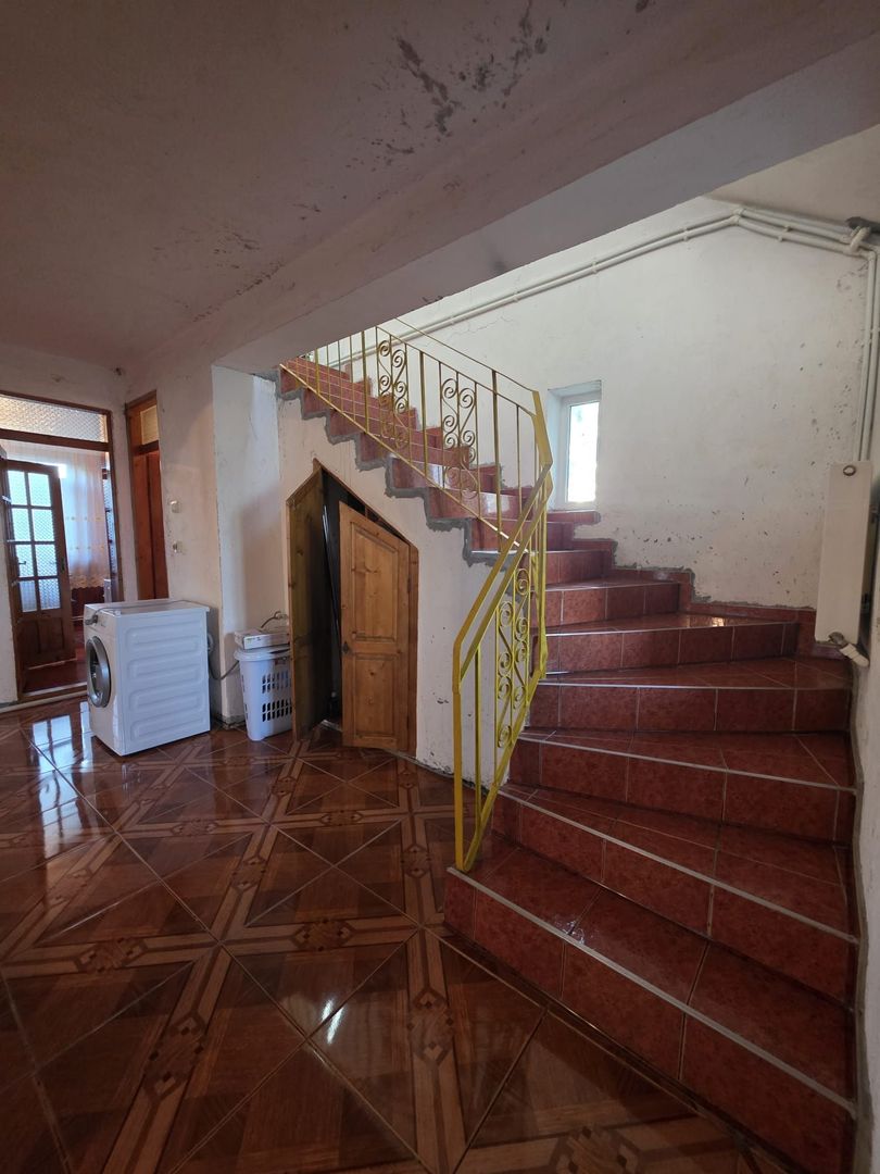 Casă / Vilă cu 8 camere de vânzare în Lapus, Craiova - Poză 14