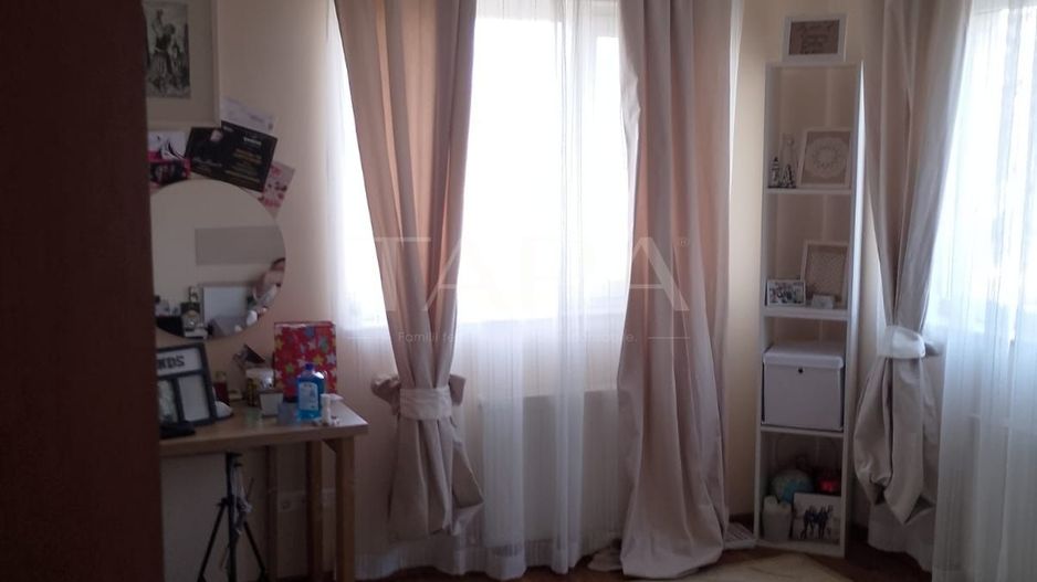 Apartament la casa, curte interioară,  foișor cu grill. - Poză 3