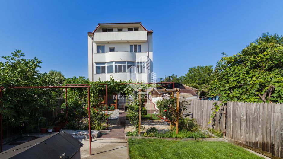 Vila S+P+2E+ M, garaj si spatiu comercial, Km4-5 - Poză 3