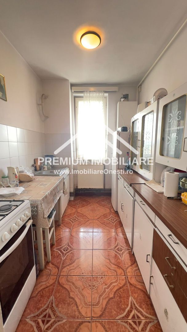 Apartament cu 3 camere decomandat - Poză 6