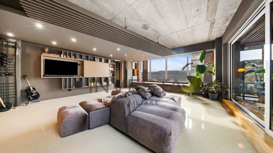 Penthouse exclusivist cu acces din lift, terasa 340 mp, 245 mp utili - Poză 2