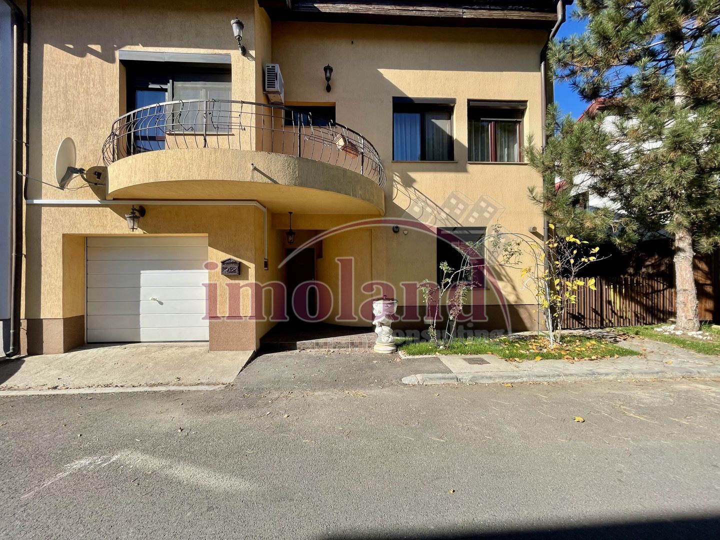 Închiriere vilă modernă 5 camere - complex rezidențial privat, piscină | Pipera - Poză 1