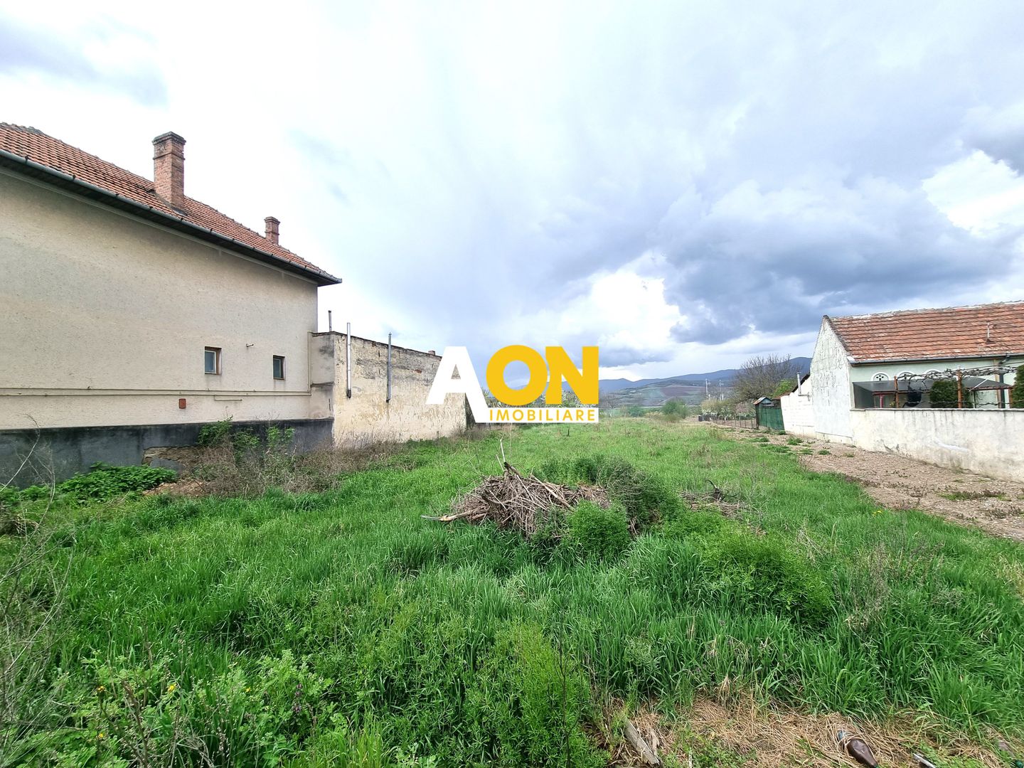 De vanzare 2800 mp teren intravilan Partos - Poză 2