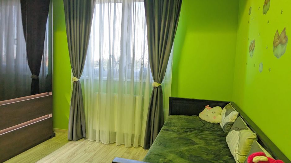 Vând apartament 3 camere, mobilat și utilat cu loc de parcare inclusă - Poză 15
