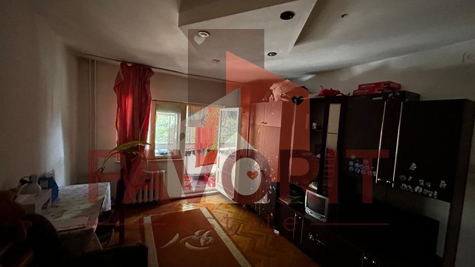 Apartament 3 camere decomadat, zona Dambovita - Poză 1