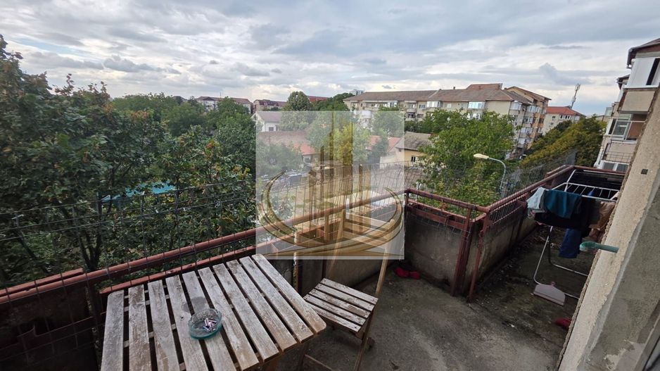 Apartament spațios cu 2 camere, și centrală proprie, Bucovina - Poză 7