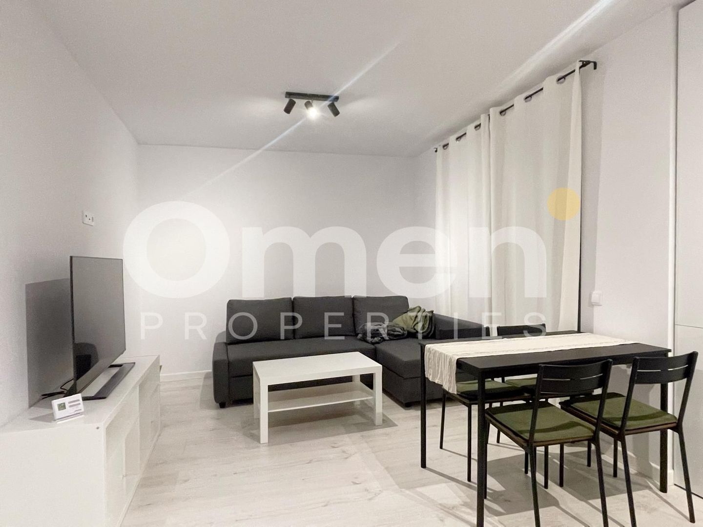 Vând apartament 2 camere | Parcare privată | Zona Hotvon - Poză 2