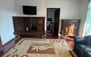 De vânzare Apartament 2 camere, Bulevard Revoluție /Piața Mare, Arad. - Poză 3