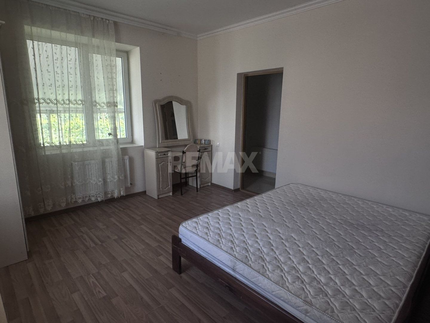 Casă de vânzare Durlești - Poză 2