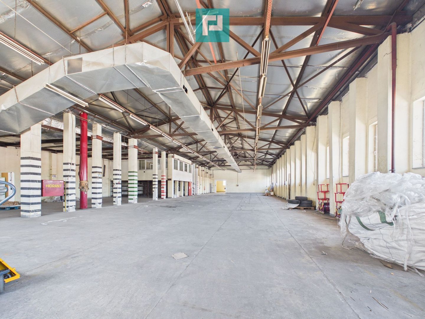 HALĂ INDUSTRIALĂ DE 800 MP DE ÎNCHIRIAT - Poză 1