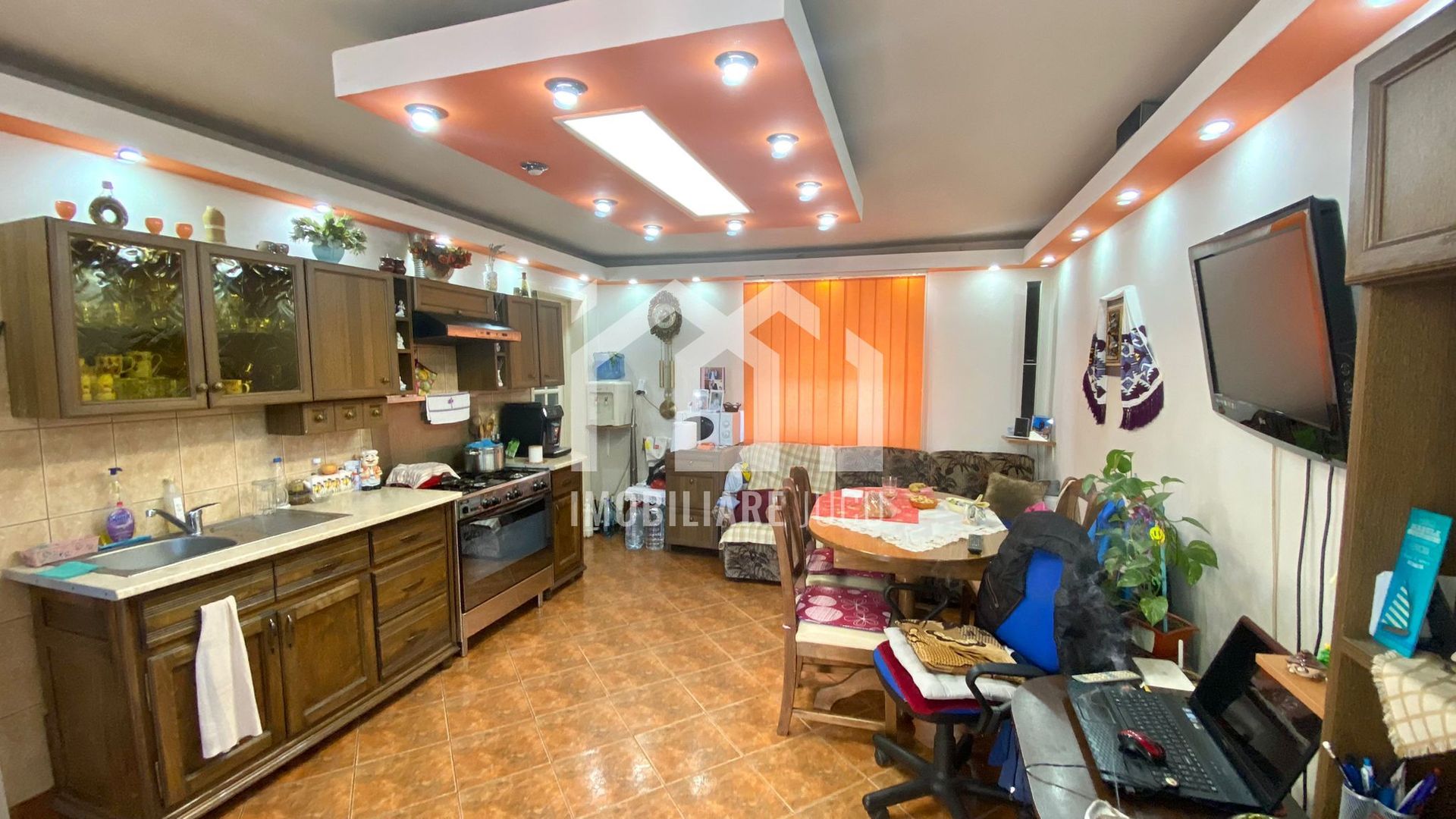 Casa cu 5 camere, Jucu de Sus - Poză 2