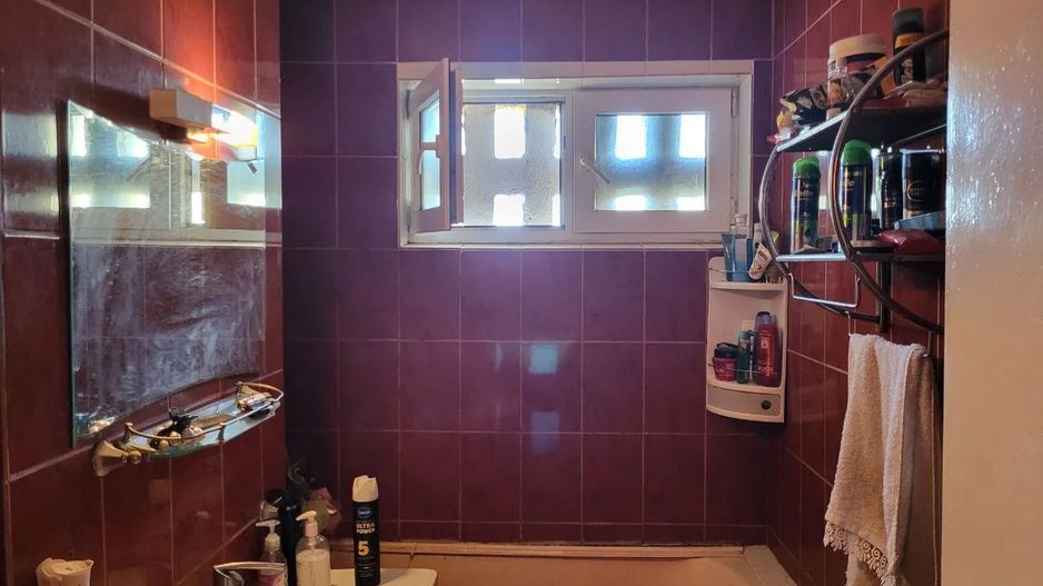 BRASADAS vinde ap 2 cam la etajul 4/4 în zona Micro 14. - Poză 5