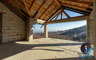 Pensiune/Vilă la roșu P+E+M în Sărata - Poză 25